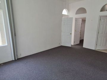 Vendo casa con terraza, jardín y departamento independiente, en Cuernavaca.