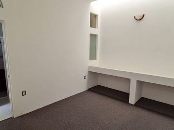 Vendo casa con terraza, jardín y departamento independiente, en Cuernavaca.