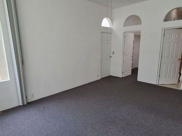 Vendo casa con terraza, jardín y departamento independiente, en Cuernavaca.