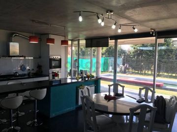 CASA SOBRE LOTE EXTERNO EN NUEVO QUILMES