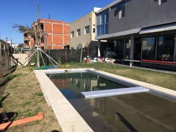CASA SOBRE LOTE EXTERNO EN NUEVO QUILMES