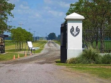 Venta chacra de 1,2has en Santa María Polo Club
