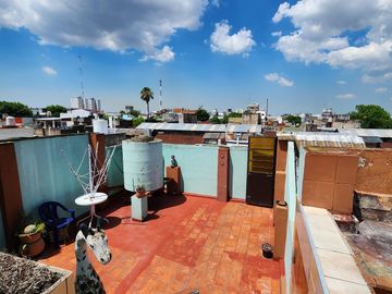 HERMOSO PH 4 AMB AL FRENTE CON TERRAZA Y PARRILA
