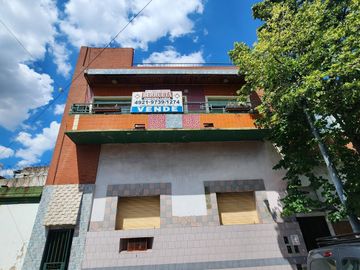 HERMOSO PH 4 AMB AL FRENTE CON TERRAZA Y PARRILA