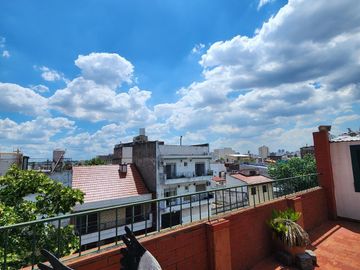 HERMOSO PH 4 AMB AL FRENTE CON TERRAZA Y PARRILA