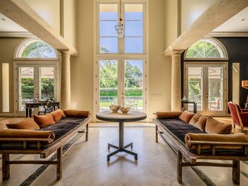Excelente casa en la mejor zona de Las Lomas de San Isidro.