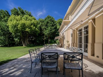 Excelente casa en la mejor zona de Las Lomas de San Isidro.