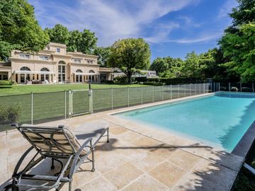 Excelente casa en la mejor zona de Las Lomas de San Isidro.