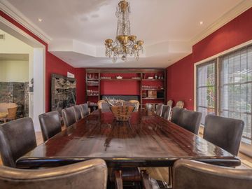Excelente casa en la mejor zona de Las Lomas de San Isidro.