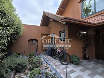 CASA GRANDE, PEÑALOLEN, 4 DORMITORIOS 4 BAÑOS, HOME OFFICE
