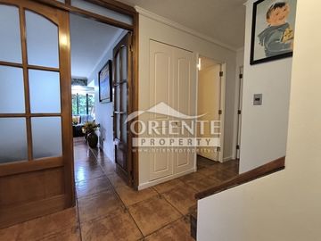 CASA GRANDE, PEÑALOLEN, 4 DORMITORIOS 4 BAÑOS, HOME OFFICE