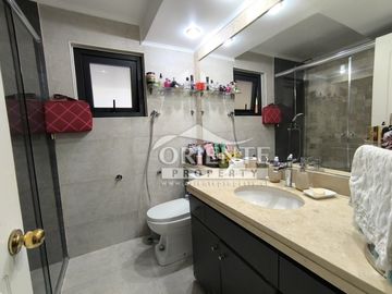 CASA GRANDE, PEÑALOLEN, 4 DORMITORIOS 4 BAÑOS, HOME OFFICE