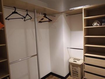Vendo o Rento Loft de lujo Amoblado con 2 balcones, piscina, gym y cine, Carolina - Quito