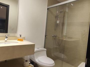 Vendo o Rento Loft de lujo Amoblado con 2 balcones, piscina, gym y cine, Carolina - Quito