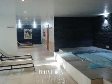 Vendo o Rento Loft de lujo Amoblado con 2 balcones, piscina, gym y cine, Carolina - Quito