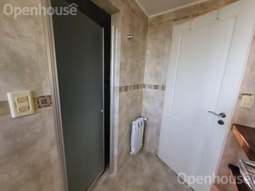 Casa en  Venta en Las Condes - Pilar- 2 plantas sobre lote central.