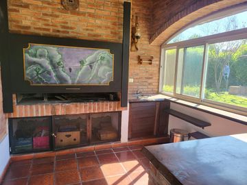Casa en  Venta en Las Condes - Pilar- 2 plantas sobre lote central.