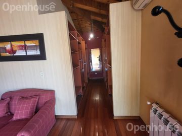 Casa en  Venta en Las Condes - Pilar- 2 plantas sobre lote central.