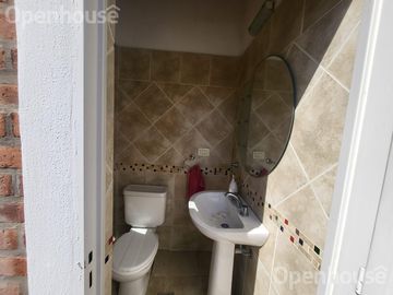 Casa en  Venta en Las Condes - Pilar- 2 plantas sobre lote central.