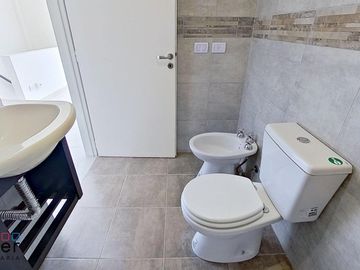 Departamento TIPO PH en DUPLEX con TERRAZA PROPIA de 2 AMB en Coghlan