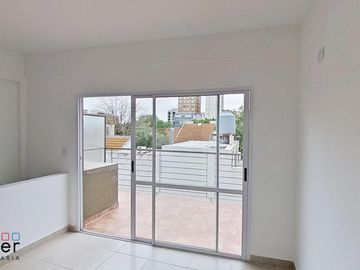 Departamento TIPO PH en DUPLEX con TERRAZA PROPIA de 2 AMB en Coghlan