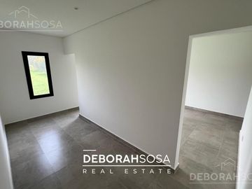 Casa en Venta 4 ambientes Una Planta Lote Interno El Canton