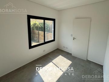 Casa en Venta 4 ambientes Una Planta Lote Interno El Canton
