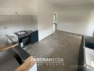 Casa en Venta 4 ambientes Una Planta Lote Interno El Canton