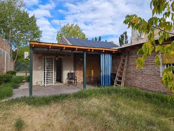 VENTA CASA 2 DORMITORIOS- ZONA CENTRICA PLOTTIER