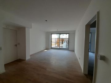 Venta Departamento 2 Ambientes  PB con patio. Nuñez. Categoría y amenities