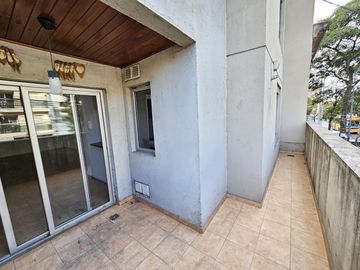 Departamento en  General Paz 2 dormitorios con terraza apto Bancor
