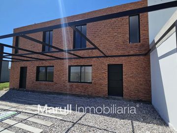 Duplex en venta Colinas de Manantiales Dos dormitorios