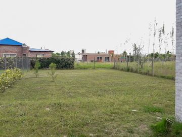 Hermosa casa de 3 dormitorios en barrio abierto Las Tardes, Roldan