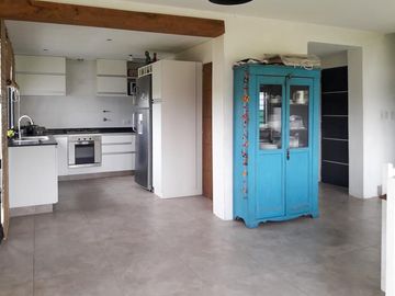 Hermosa casa de 3 dormitorios en barrio abierto Las Tardes, Roldan