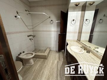Chalet en pleno Barrio Los Cedros