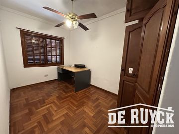 Chalet en pleno Barrio Los Cedros