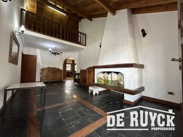 Chalet en pleno Barrio Los Cedros