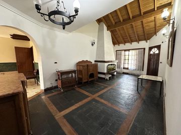 Chalet en pleno Barrio Los Cedros