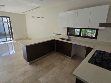 Villa en venta / renta en Yucatán Country Club