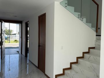 Casa en venta en lomas de angelopolis puebla parque chihuahua 4 recamaras  nueva