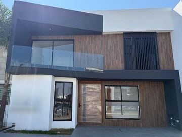 Casa en venta en lomas de angelopolis puebla parque chihuahua 4 recamaras  nueva