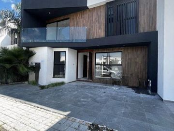 Casa en venta en lomas de angelopolis puebla parque chihuahua 4 recamaras  nueva
