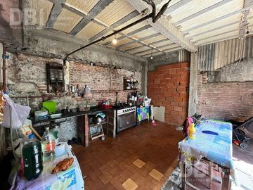 VENTA DE CASA 4 AMBIENTES EN VILLA CELINA
