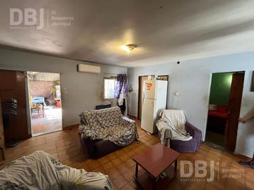 VENTA DE CASA 4 AMBIENTES EN VILLA CELINA