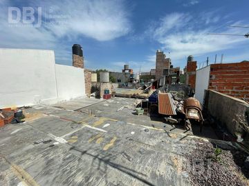 VENTA DE CASA 4 AMBIENTES EN VILLA CELINA