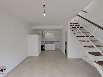 Departamento TIPO PH en DUPLEX con TERRAZA PROPIA de 2 AMB en Coghlan