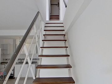 Departamento TIPO PH en DUPLEX con TERRAZA PROPIA de 2 AMB en Coghlan