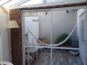 PH 3 ambientes con patio. Reciclado. Impecable.