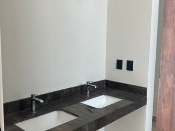 Casas en Venta de 4 recámaras en privada Margaritas 190. Mérida, Yucatán.