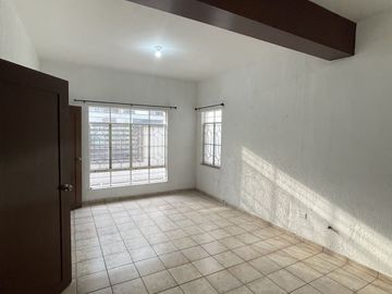 CASA EN VENTA EN MITRAS CENTRO - MONTERREY, NL.